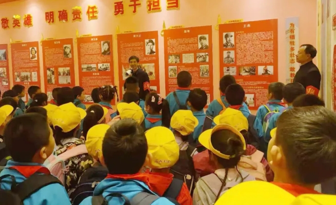 北京市怀柔区关工委开展青少年走进禧宝露红色教育基地活动