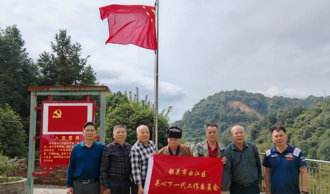 每天在家升国旗，广东这位战士坚持了42年