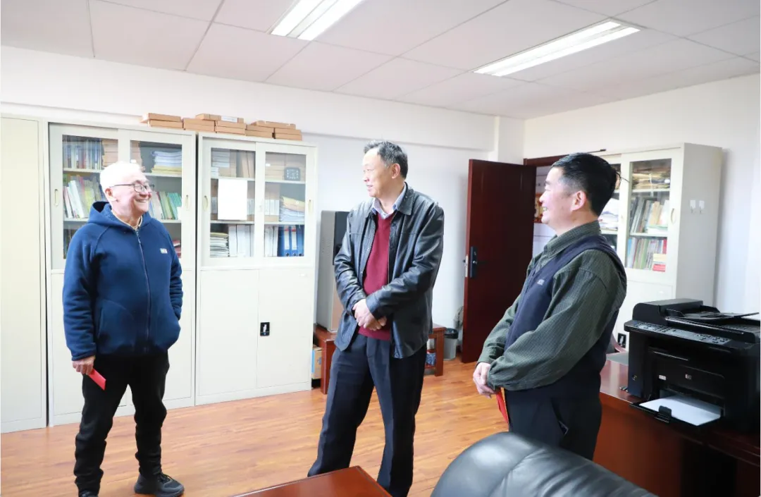 云南省关工委开展春节慰问“五老”活动