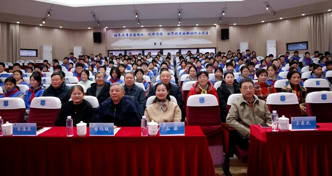 “义”马当先 追“锋”前行！上海市奉贤区关工委举办学雷锋主题活动