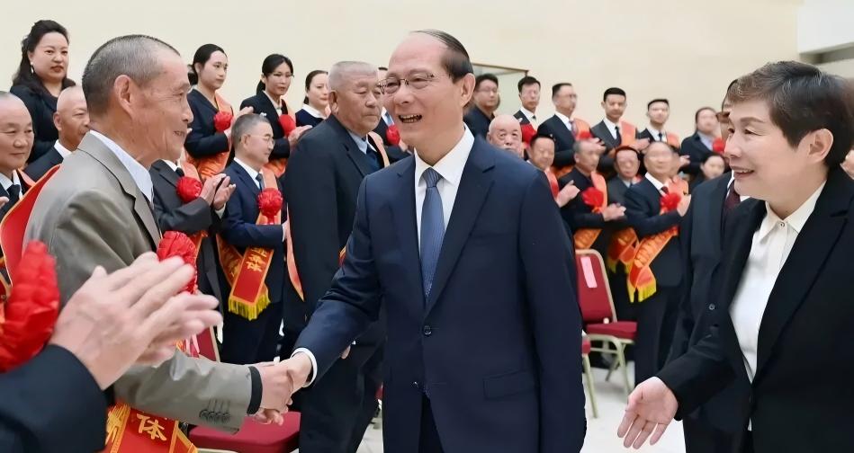 纪念青海省关工委成立35周年暨全省关心下一代工作表彰会议召开