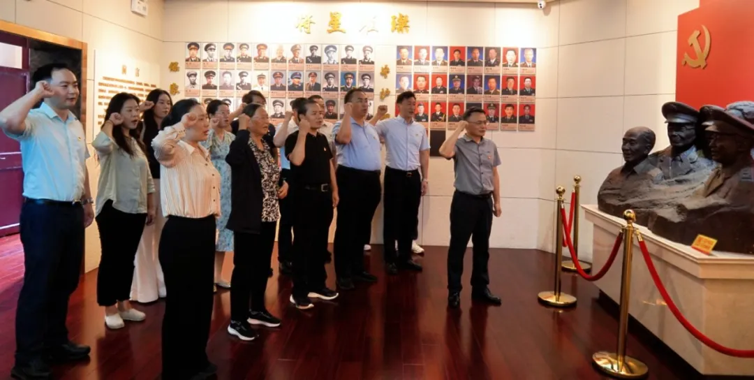 江苏省关工委办公室联合南京市关工委办公室开展廉政教育主题党日活动