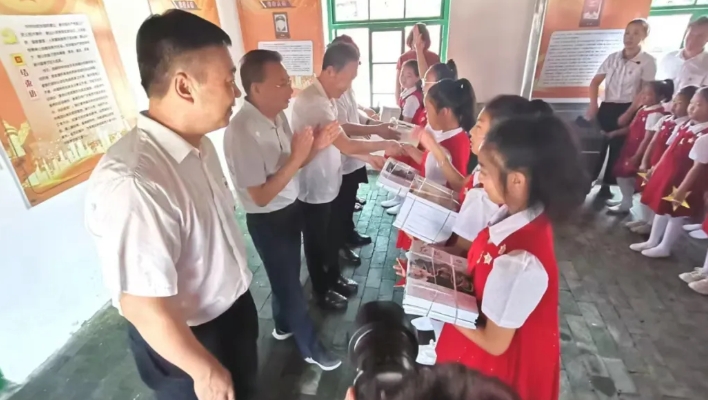 辽宁省鞍山市关工委召开传承红色基因暨“青少年党史学习月”活动现场推进会