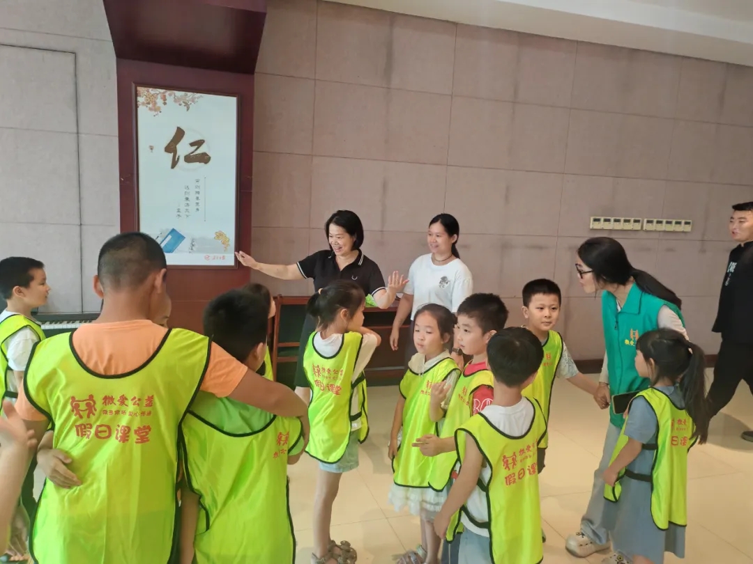 “从‘心’出发，‘暑’我快乐”——江西省宜春市关工委“月芽儿”心理辅导团走进“假日课堂”开展心灵护航关爱活动