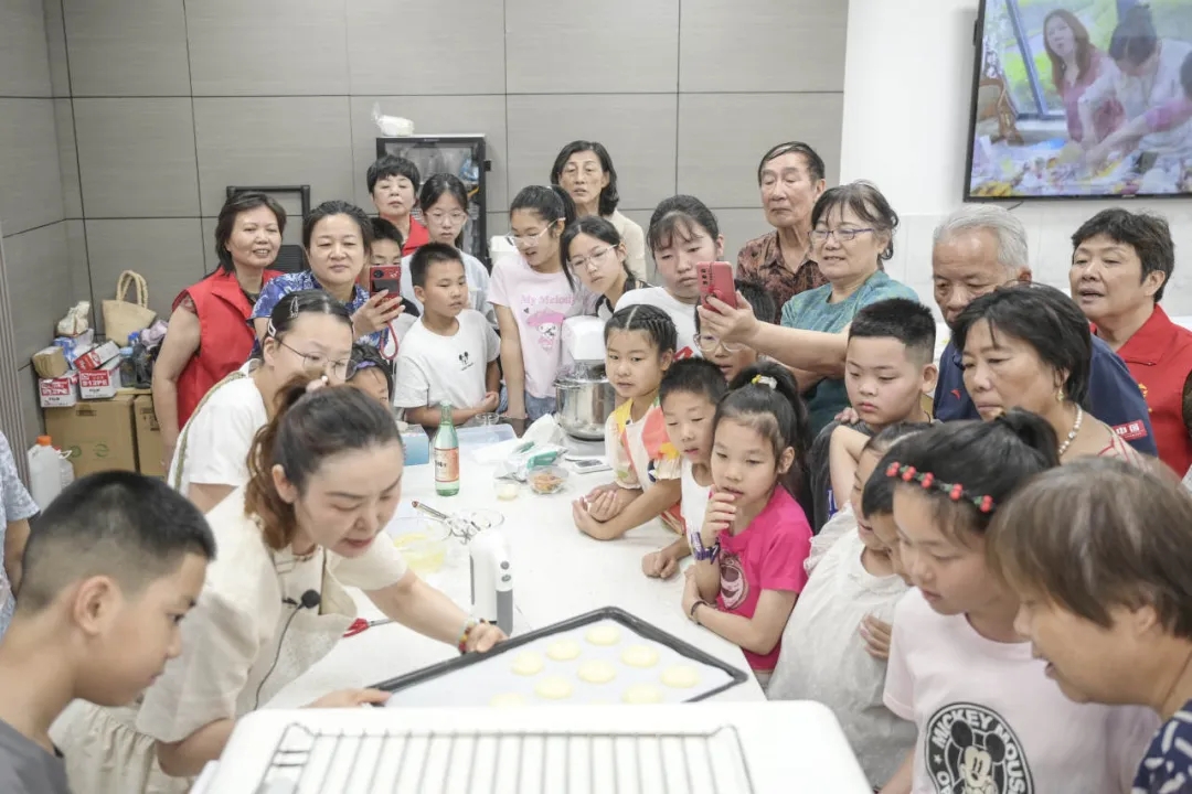 浙江省嘉兴市着力构建“一老一小”幸福共融样本