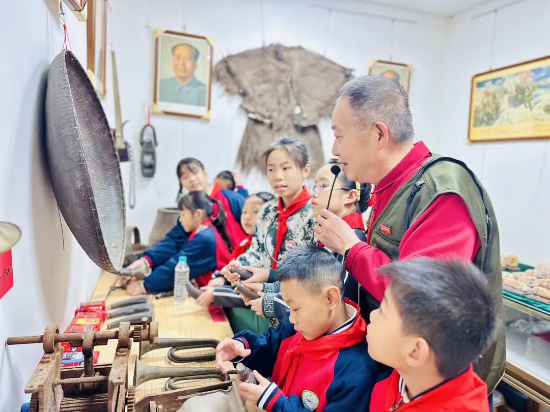 新华社客户端｜江西省瑞金市关工委：红都“银发团”以初心照亮青少年成长之路