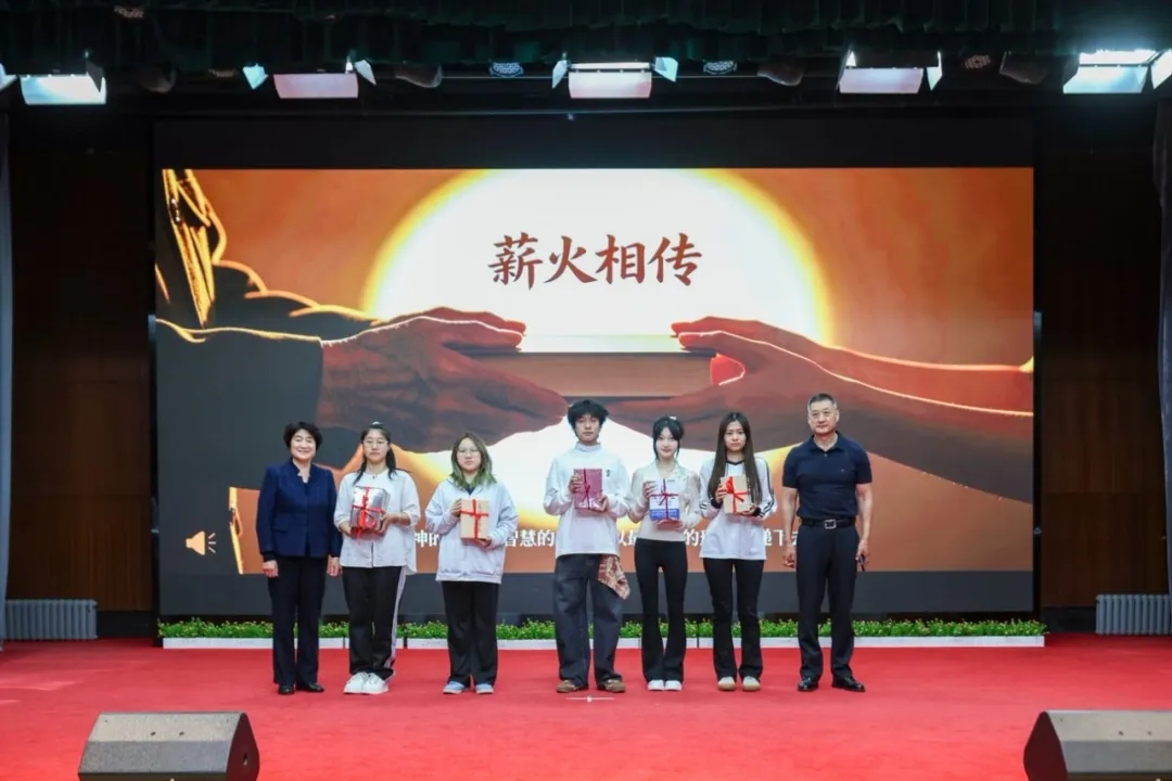 北京市怀柔区关工委举办“银发书香·协同未来”读书分享会
