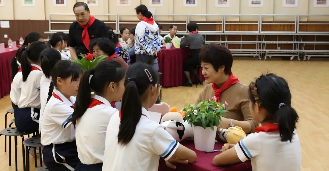 北京市西城区关工委组织开展“情润童心伴远航 ‘五老’暖心护成长”心理健康周系列活动