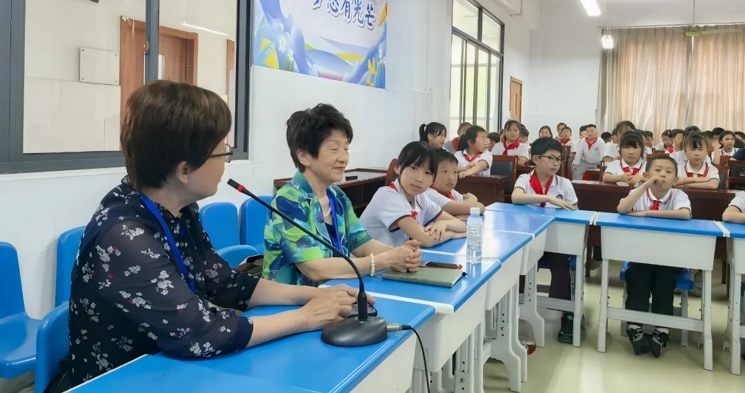 上海市松江区关工委开展“茸耀护航 关爱成长”志愿服务宣讲活动