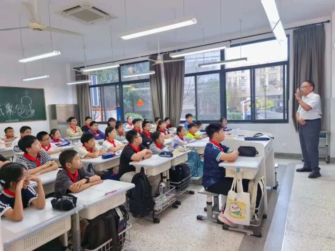 浙江省绍兴市关工委开展网络安全宣传周进校园主题宣讲活动